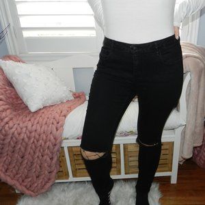 Knee-Ripped Black Denim Skinny Jeans